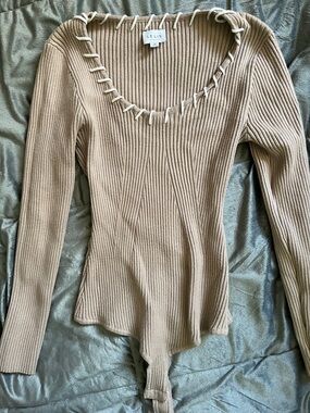 Le Lis Ribbed Long Sleeve Bodysuit in Beige with Contrast Stitch